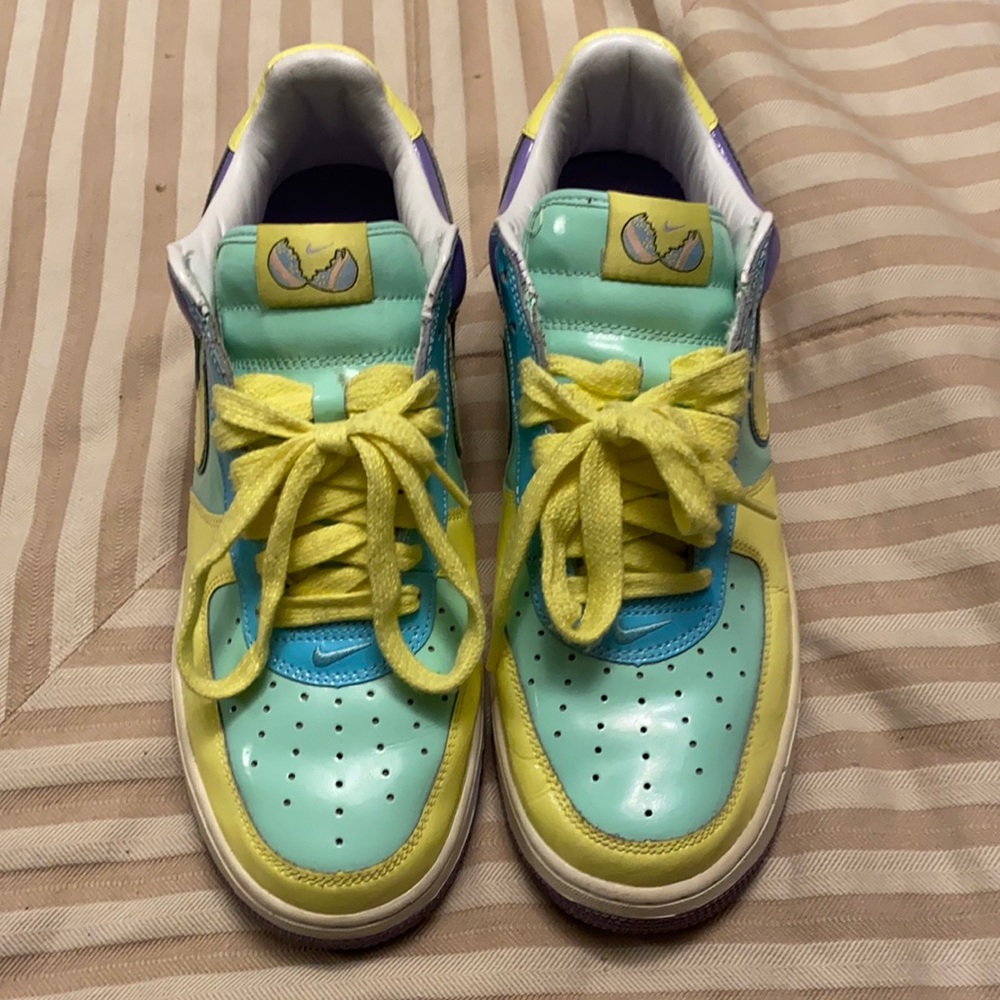 Nike Air Max “O.G” Easter Eggs.